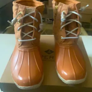 Sperry Cashew color saltwater boots
