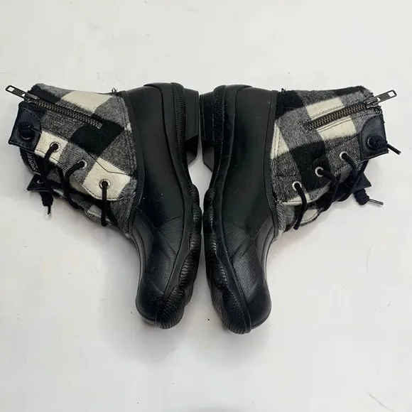 Sperry Saltwater Duck Boots Buffalo Plaid White Black S-184 Sz 6.5
