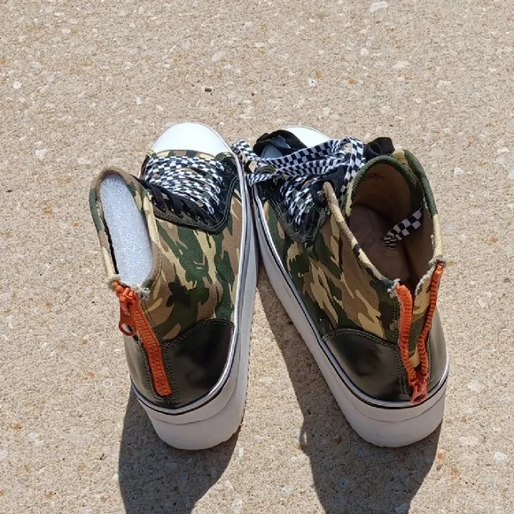 Steve Madden Green and Black Sneakers with Polka Dot Design