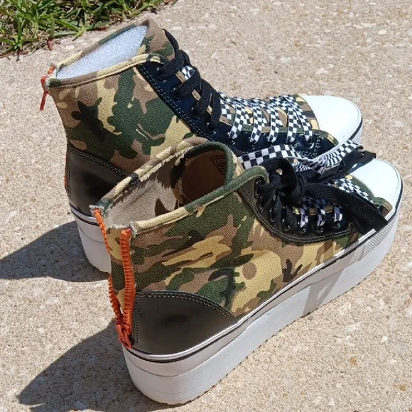 Steve Madden Green and Black Sneakers with Polka Dot Design