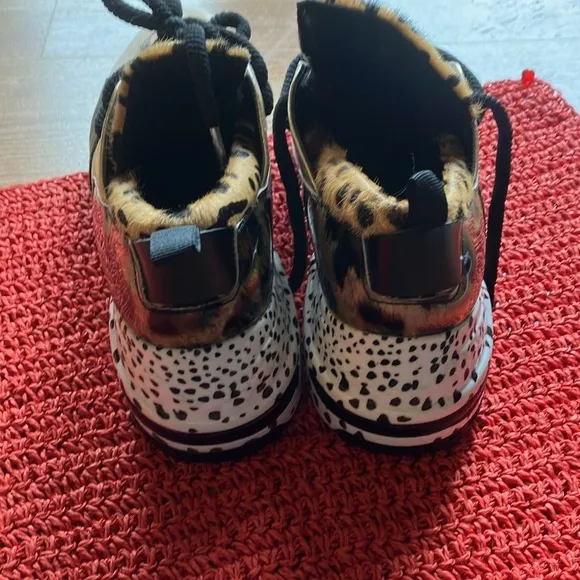 Steve Madden Women’s Cliff Leather Leopard Sneakers..Size 9. Preowned.
