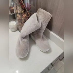 Stuart Weitzman Dyed Shearling Lamb Real Fur Boots. Size 38