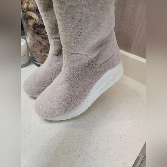 Stuart Weitzman Dyed Shearling Lamb Real Fur Boots. Size 38