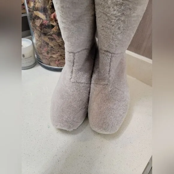 Stuart Weitzman Dyed Shearling Lamb Real Fur Boots. Size 38