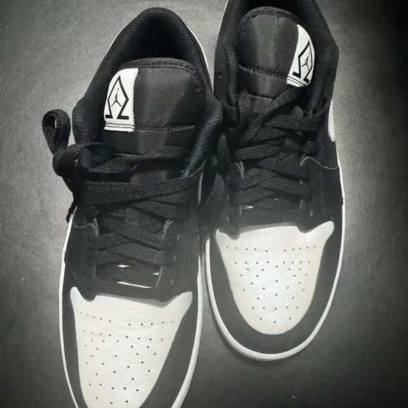 Stylish Black and White Men's Sneakers