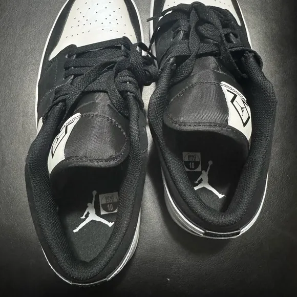 Stylish Black and White Men's Sneakers