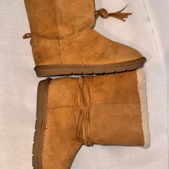 Tan Suede Boots with Fur Lining MK  Girls