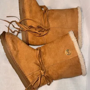 Tan Suede Boots with Fur Lining MK  Girls