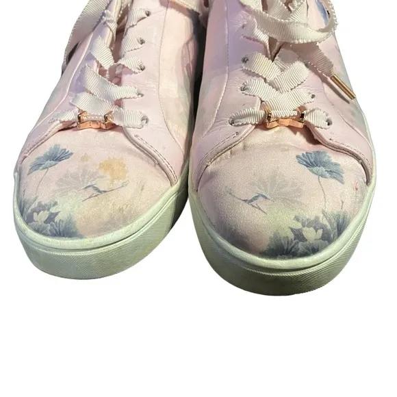 Ted Baker London Ahfira 2 Pastel Pink and Grey Floral Sneakers US 8