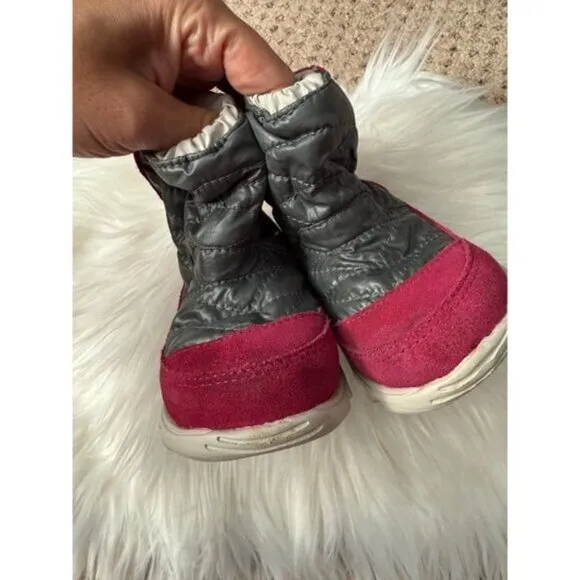 The North Face girls Toddler Size 6 Pink/Gray Quilted Suede Winter Boots