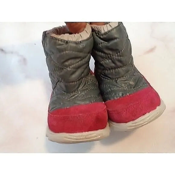 The North Face girls Toddler Size 6 Pink/Gray Quilted Suede Winter Boots