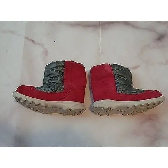 The North Face girls Toddler Size 6 Pink/Gray Quilted Suede Winter Boots
