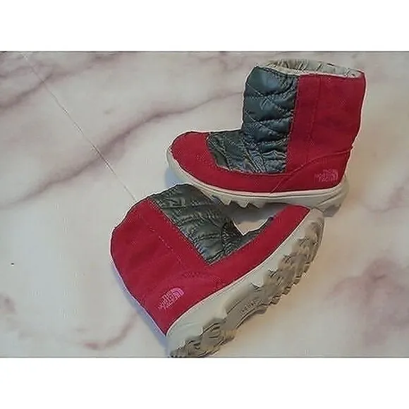 The North Face girls Toddler Size 6 Pink/Gray Quilted Suede Winter Boots