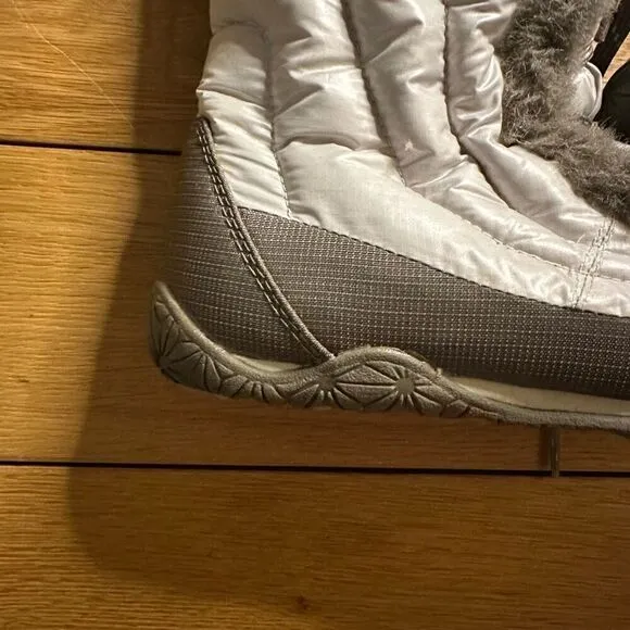 The North face icepick quilted boots white down 6.5