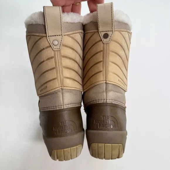 The North Face Women's Shellista IV Faux Fur Flax Winter Waterproof Snow Boots 8