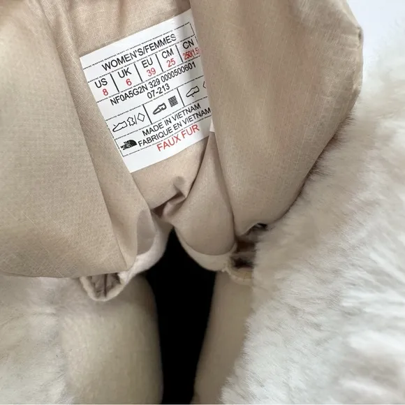 The North Face Women's Shellista IV Faux Fur Flax Winter Waterproof Snow Boots 8