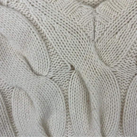 Theory 100% cashmere cream sweater medium