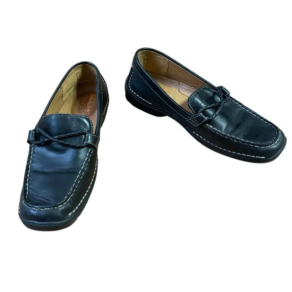 Timberland Black Leather Loafers with Decorative Strap and Rounded Toe