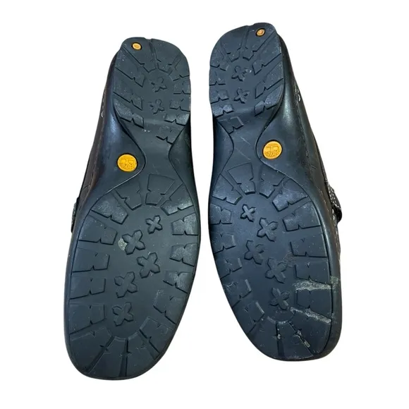 Timberland Black Leather Loafers with Decorative Strap and Rounded Toe