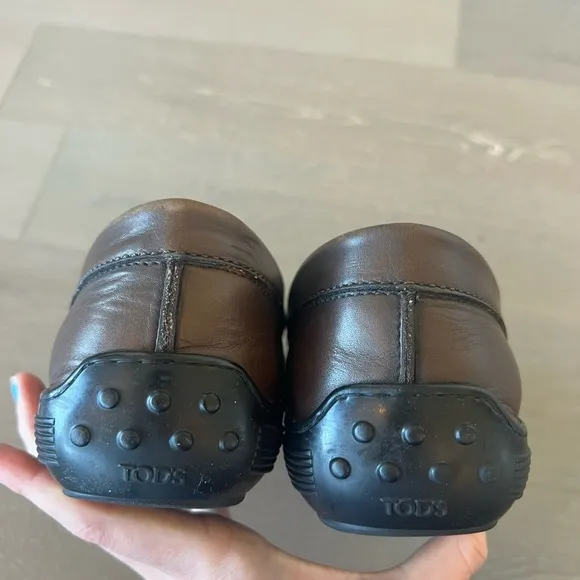 TOD’S Men’s Burnished Leather Moccasino Loafer Size 9 Brown