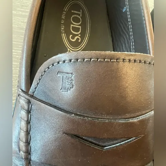 TOD’S Men’s Burnished Leather Moccasino Loafer Size 9 Brown
