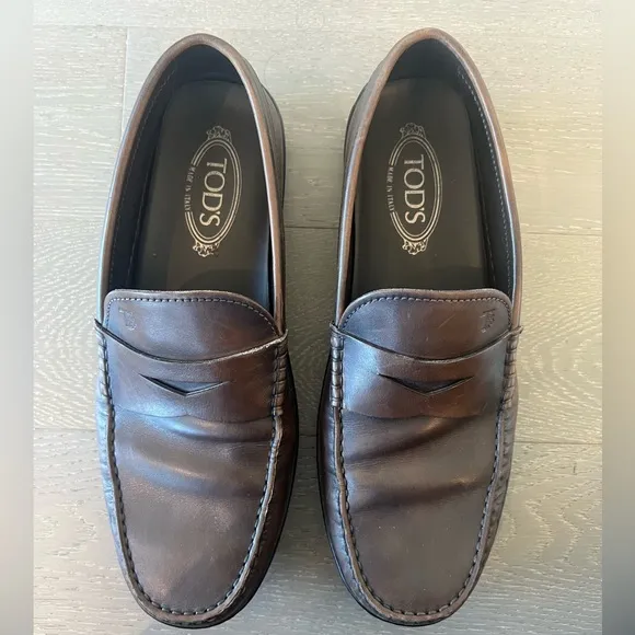 TOD’S Men’s Burnished Leather Moccasino Loafer Size 9 Brown
