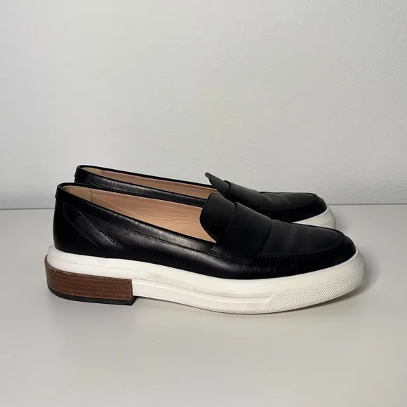 Tods Women’s Black Leather Loafers 39