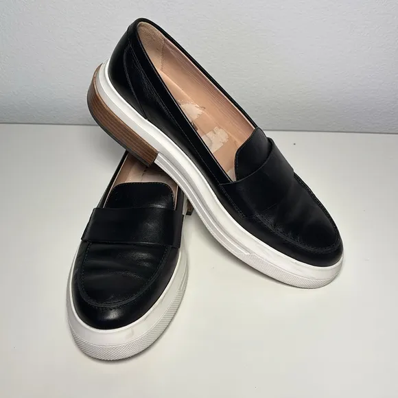 Tods Women’s Black Leather Loafers 39