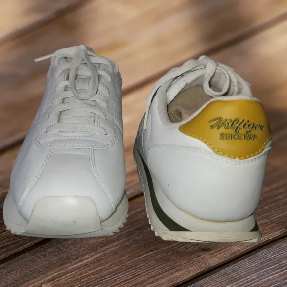 Tommy Hilfiger Logo Vintage 90s mens Size 9 White Leather Lace-up Shoes Sneakers