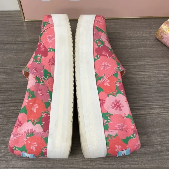 TOMS Alpargata Pink Poppy Print Shoe size 6.5