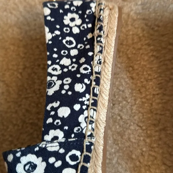 TORY BURCH - LIKE NEW Floral Espadrilles - Size 7