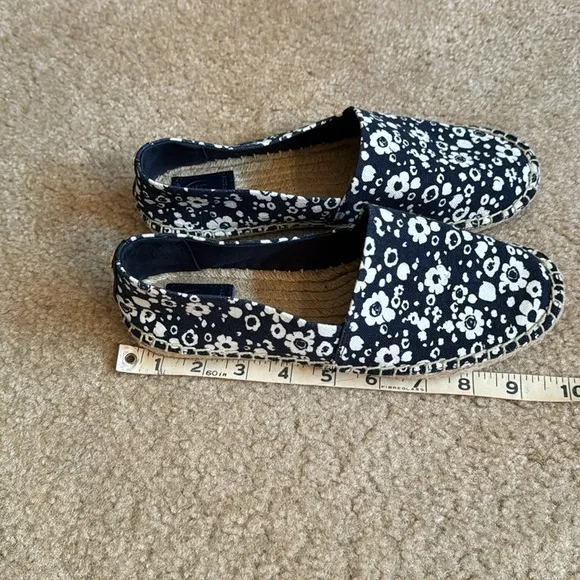 TORY BURCH - LIKE NEW Floral Espadrilles - Size 7