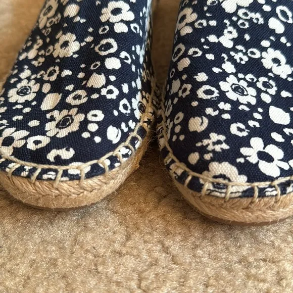 TORY BURCH - LIKE NEW Floral Espadrilles - Size 7
