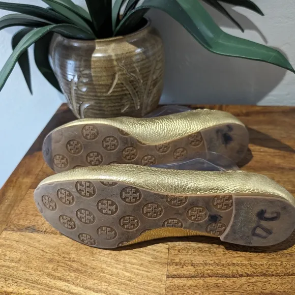 Tory Burch Metallic Gold Minnie‎ Travel Logo Ballet Flats Sz 8