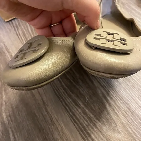 Tory Burch Minnie nude leather ballet flats