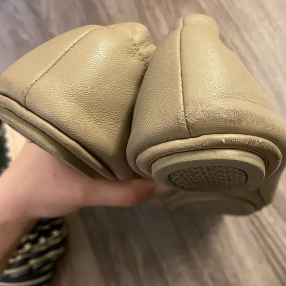 Tory Burch Minnie nude leather ballet flats
