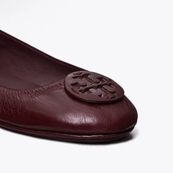 TORY BURCH Minnie Travel Ballet Flats - Leather Logo W/dust bag. Used once.