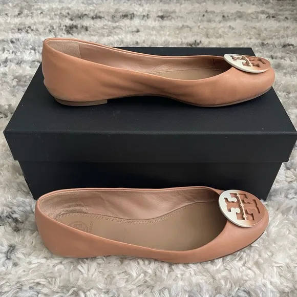 Tory Burch Ombré Logo Flats size 9 Nude leather