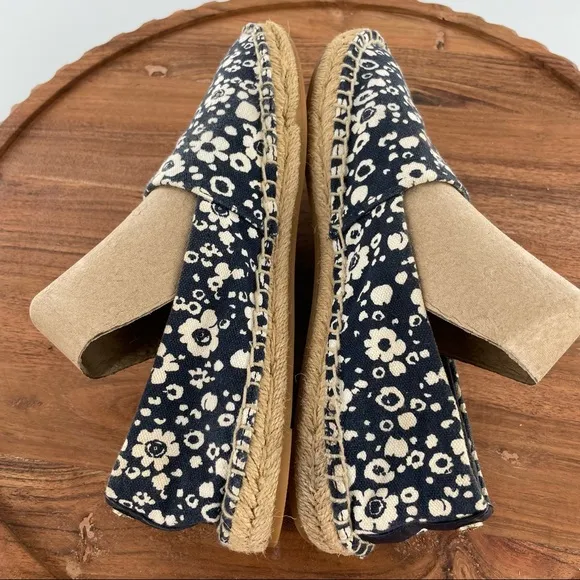 Tory Burch Risa Navy Blue Floral Print Espadrilles Shoes size 8