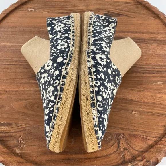 Tory Burch Risa Navy Blue Floral Print Espadrilles Shoes size 8