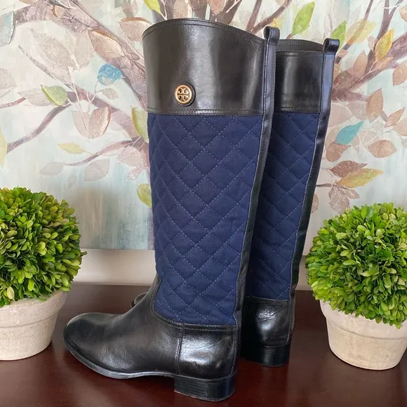 TORY BURCH “ROSALIE”🖤BLACK &amp; BLUE💙LEATHER QUILTED RIDING BOOTS SIZE 9🌟EUC🌟