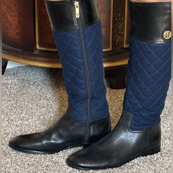 TORY BURCH “ROSALIE”🖤BLACK &amp; BLUE💙LEATHER QUILTED RIDING BOOTS SIZE 9🌟EUC🌟