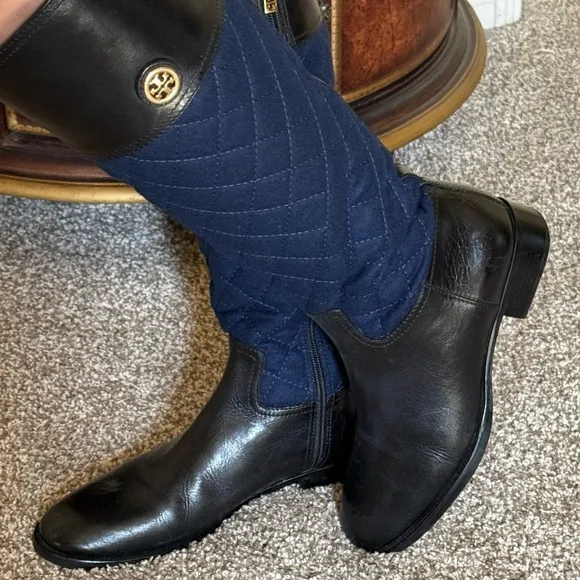 TORY BURCH “ROSALIE”🖤BLACK &amp; BLUE💙LEATHER QUILTED RIDING BOOTS SIZE 9🌟EUC🌟