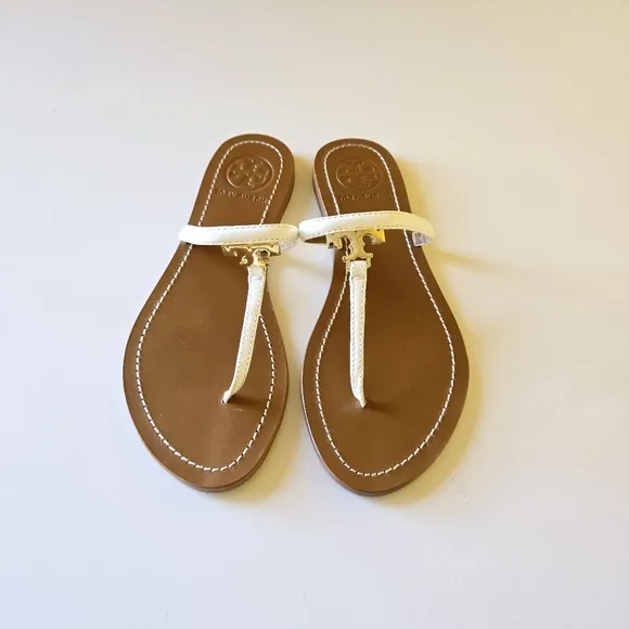 Tory Burch Women's T-Strap Thong Sandals Flats In White Patent Saffiano Size 6M