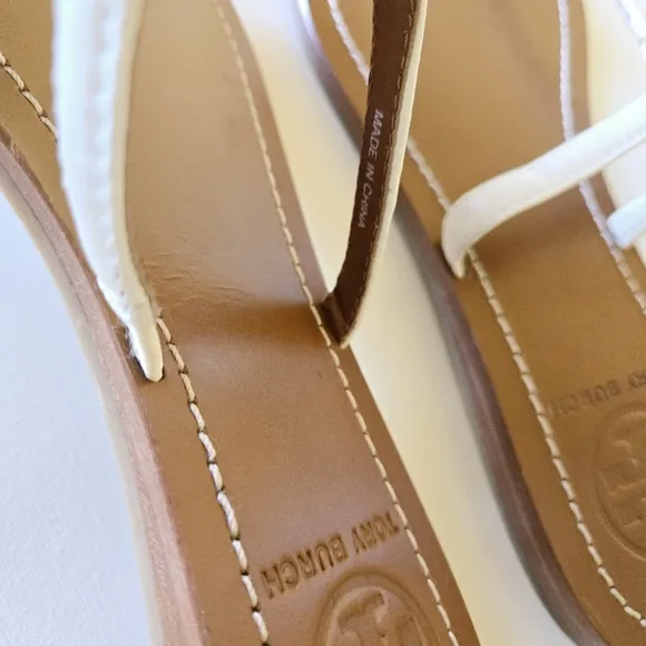 Tory Burch Women's T-Strap Thong Sandals Flats In White Patent Saffiano Size 6M
