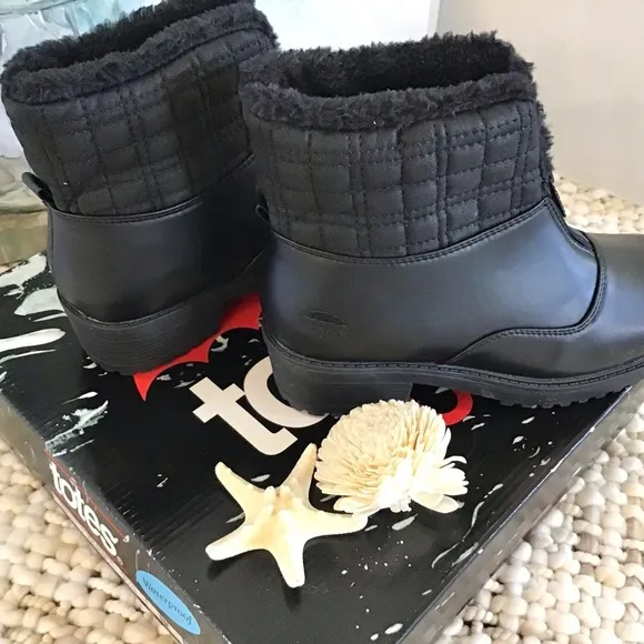 totes Women's Faux Fur/Quilted Waterproof Zip Boots, Size 9 NEW IN BOX