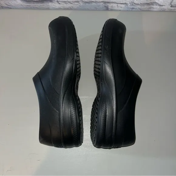 Tred Safe Shoes Mens 10 Work Clogs Slip Resistant Black Rubber Slip On Unisex