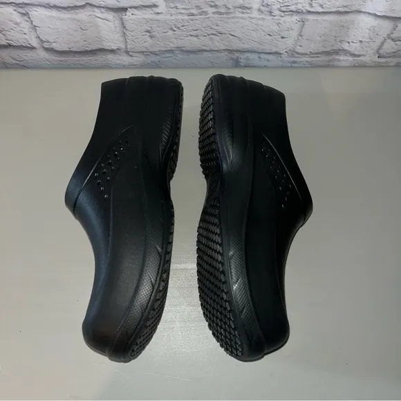 Tred Safe Shoes Mens 10 Work Clogs Slip Resistant Black Rubber Slip On Unisex