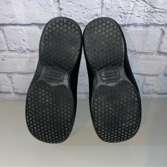 Tred Safe Shoes Mens 10 Work Clogs Slip Resistant Black Rubber Slip On Unisex