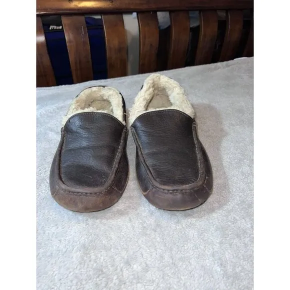 UGG 5379 Mens Dark Brown Leather Shearling Loafers Slippers Comfort